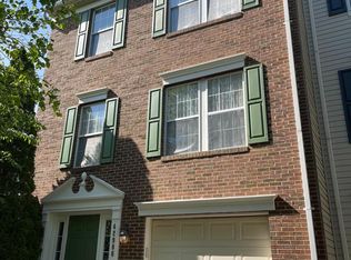 42986 Center St, Chantilly, VA 20152