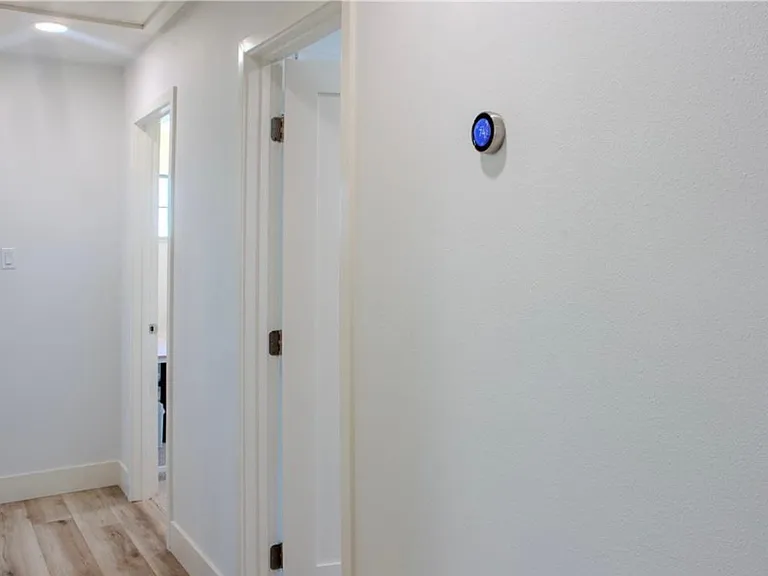 520 Ronwood Ave — Photo 6