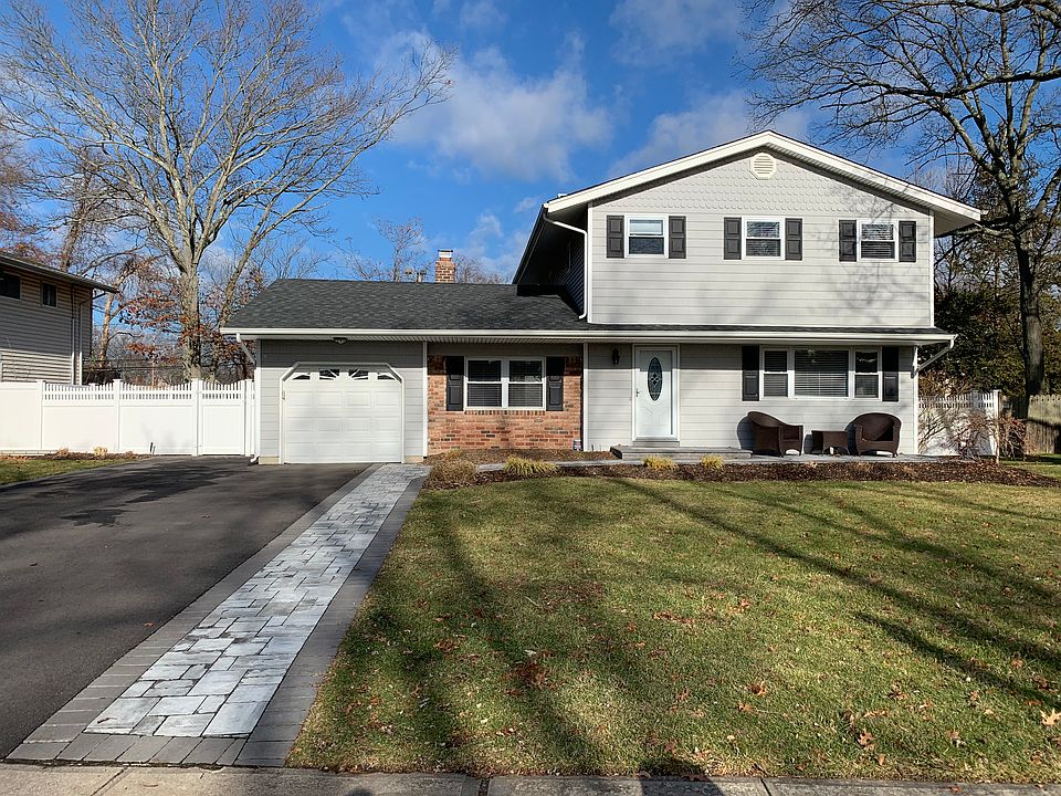 1st image of 29 Adrienne Ln