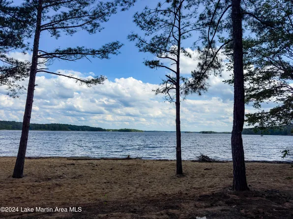 39 Heritage Dr, Alexander City, AL 35010