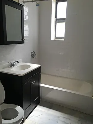 Rented by Lang Realty LLC | media 8