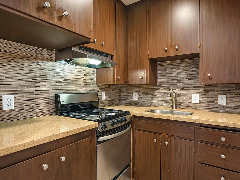 1715 Harvard Ave #4 — Photo 13