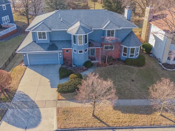 29 Buckhurst Cir, Bloomington, IL 61704