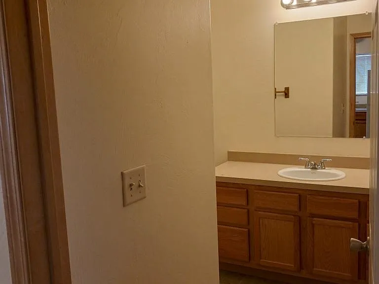 114 E Dudley St #4 — Photo 11