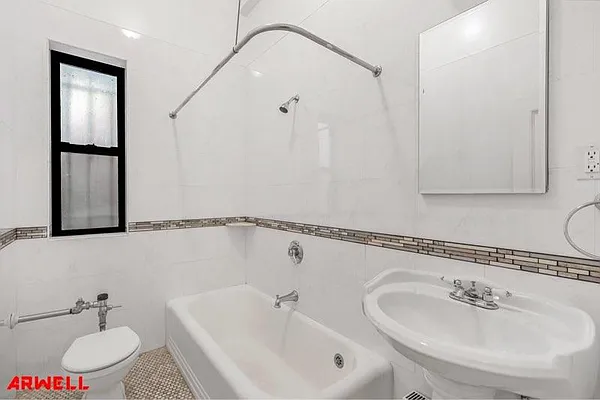 Rented by Arwell Realty | media 19