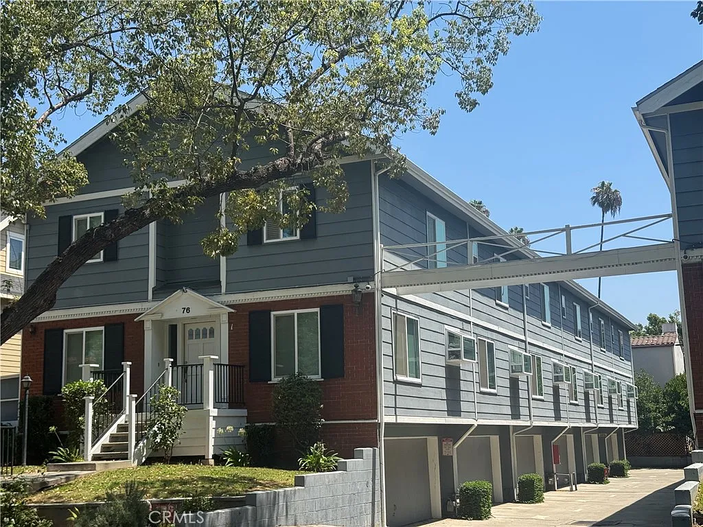 2 bed, 2.5 bath, 1182 sqft, $3,300 — Photo 2