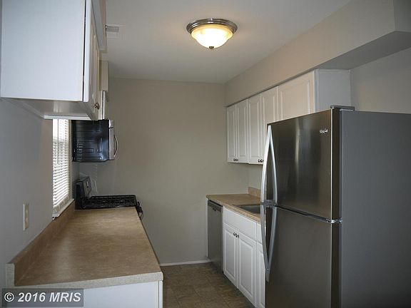 5th image of 1145 James Madison Cir