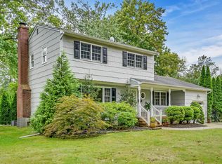 36 Heath Ave, Oakhurst, NJ 07755