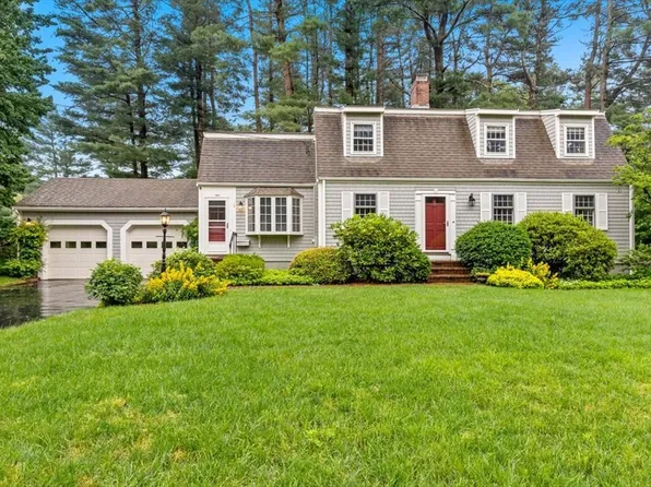 13 Autumn Cir, Hingham, MA 02043