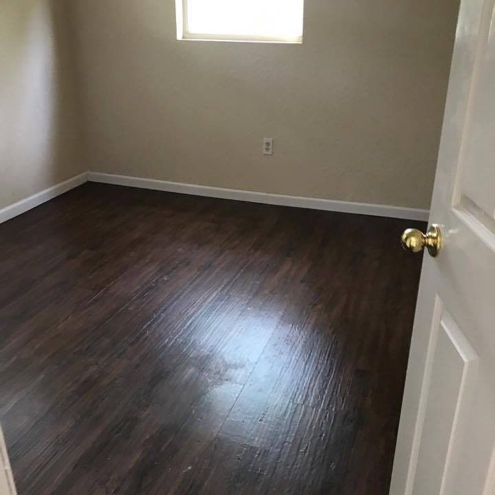 1st image of 520 W Hull Ave
