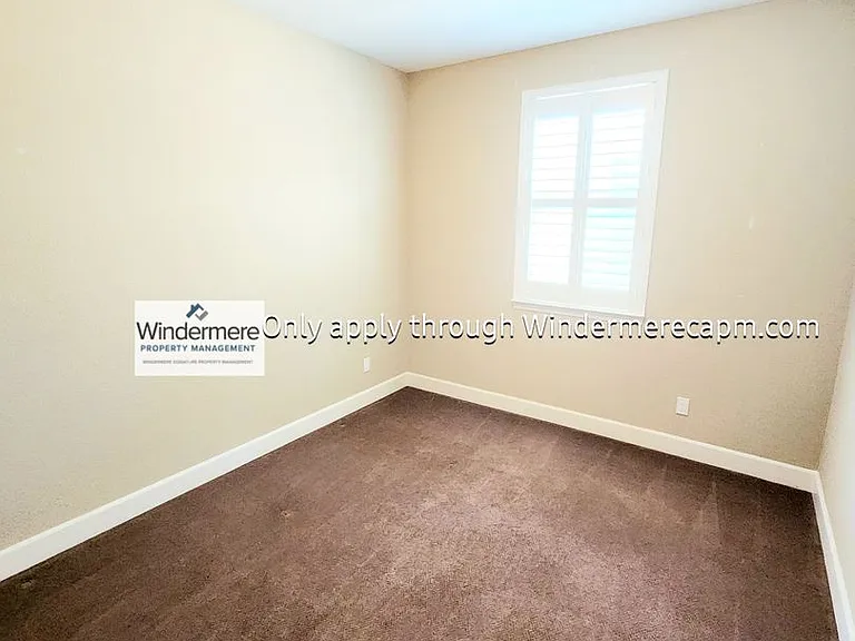 1563 Parkside Way — Photo 14
