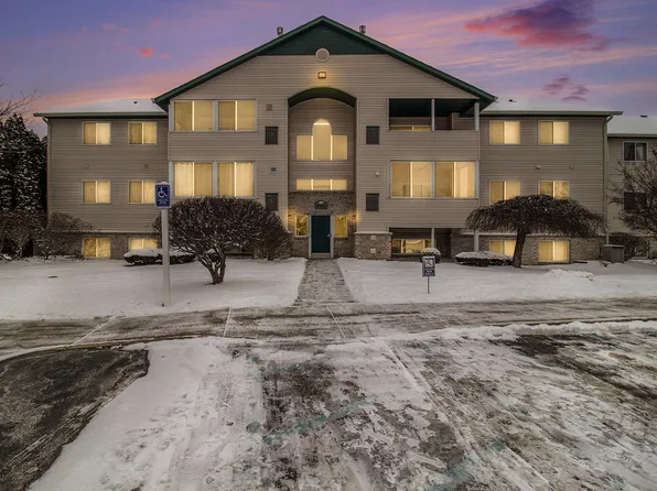 5883 Crosswinds Dr Unit 14, Norton Shores, MI 49444