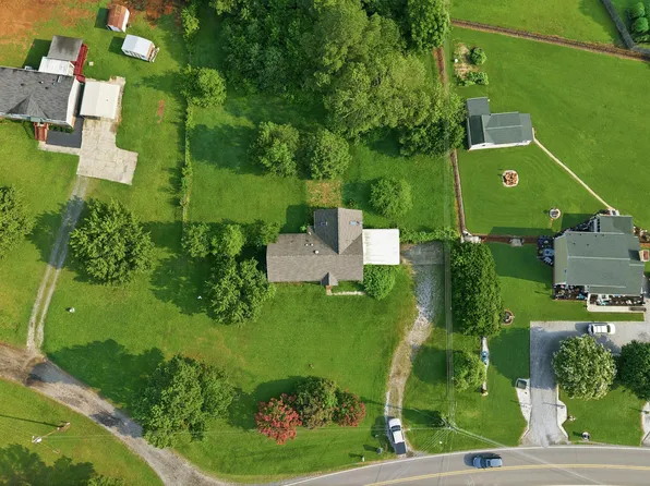 7912 Smith Rd, Apex, NC 27539