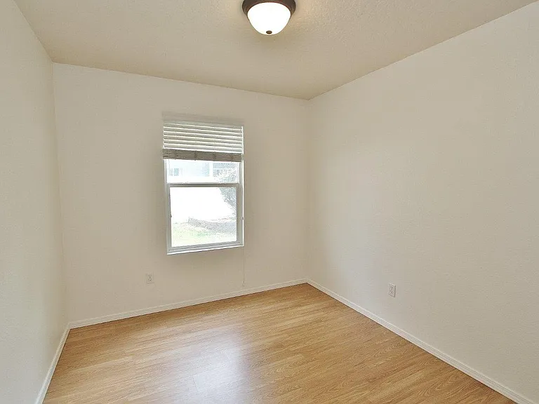 1208 N Cheshire Dr — Photo 17
