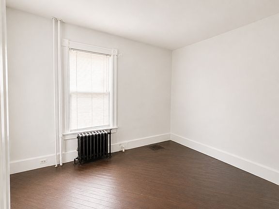 5th image of 40 N Chestnut St #11580273