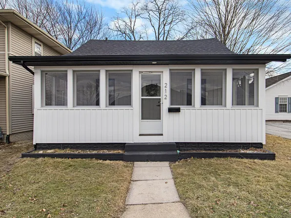 212 St Peter, South Bend, IN 46617