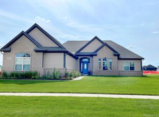 871 W Bay Shore Dr, Oxford, MI 48371