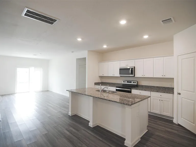 1052 Water Oak Ln — Photo 7