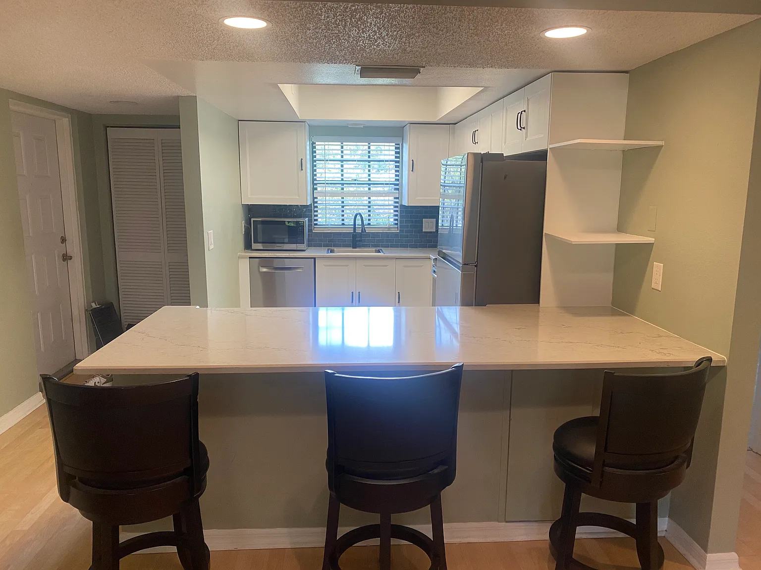 2 bed, 1095 sqft, $1,800 — Photo 2