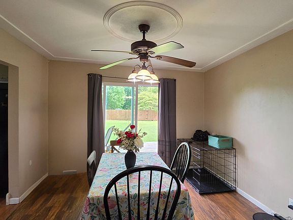 3rd image of 210 W Montford Ave