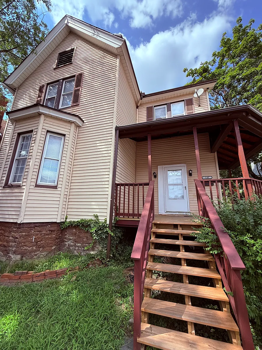Building Photo - 738 Chartiers Ave