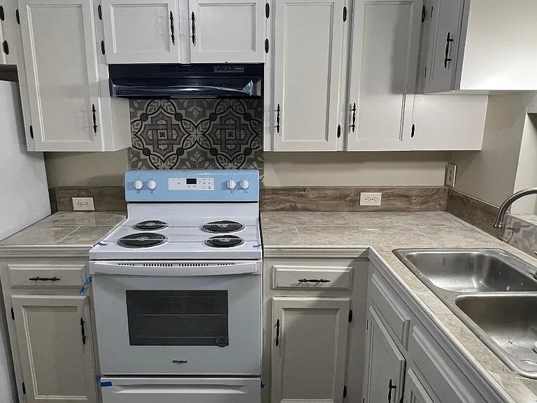 172 Southfield Pkwy — Photo 2