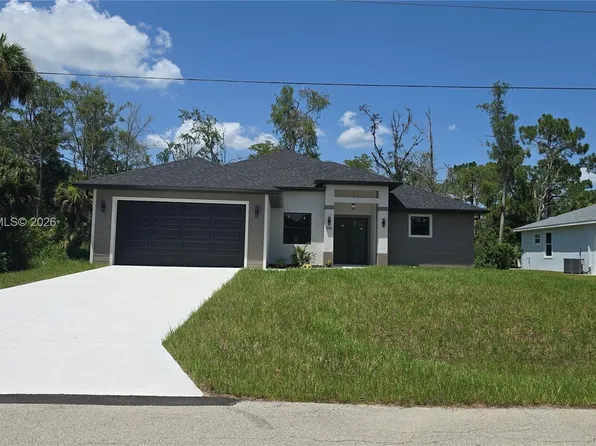 580 Woodview Dr, Lehigh Acres, FL 33972