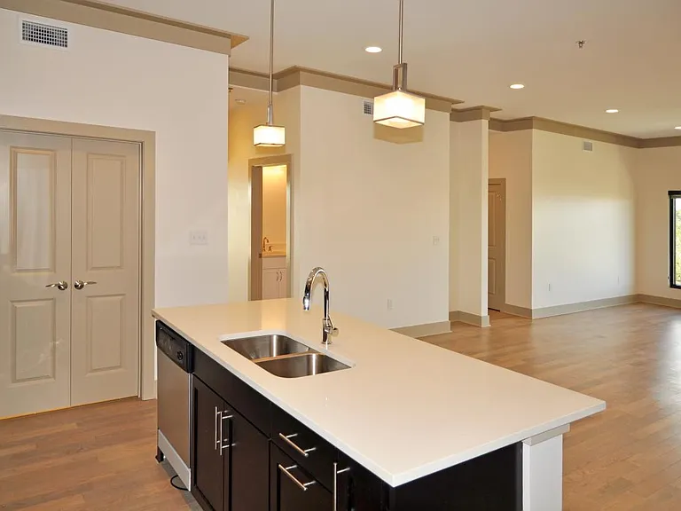 320 N Carrollton Ave #305 — Photo 5