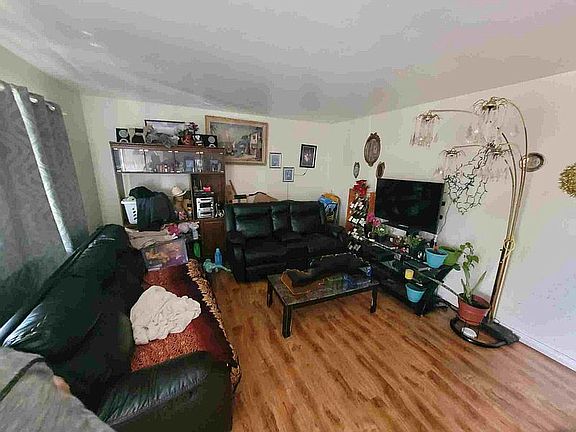 2nd image of 816 N 14th St