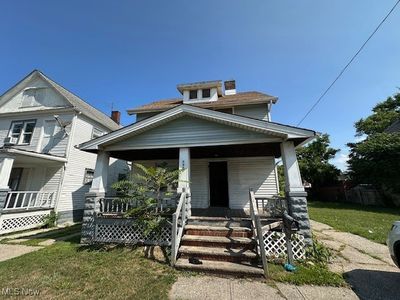 7927 Connecticut Ave, Cleveland, OH, 44105