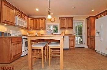 3rd image of 9335 Berry Ave