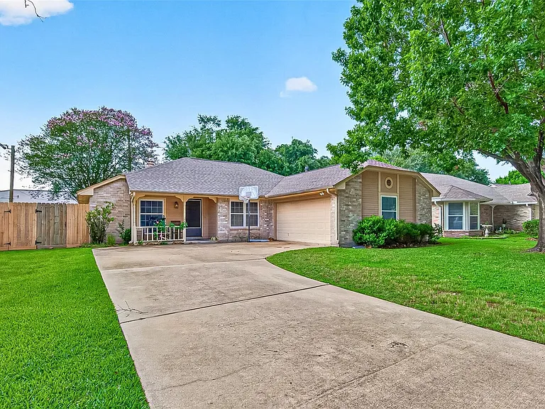 15343 Meadow Village Dr — Photo 7