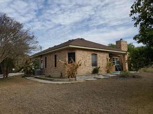3rd image of 307 Pin Oak Ct