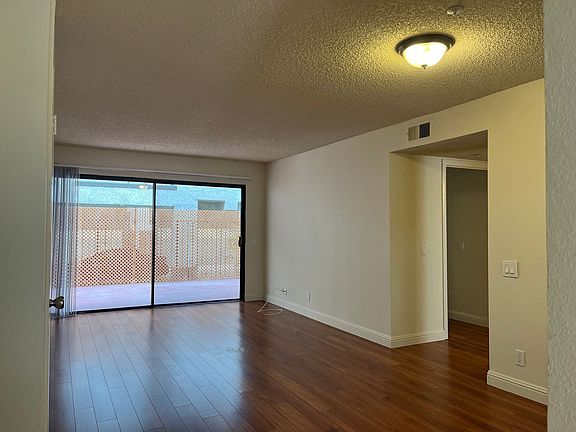 4th image of 466 Riverdale Dr #462102