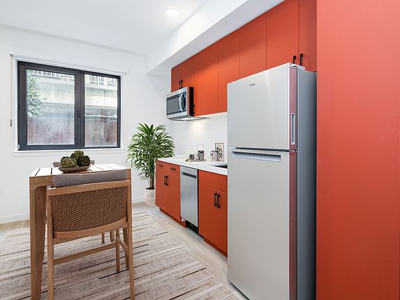 5th image of 1773 Oxford St #504