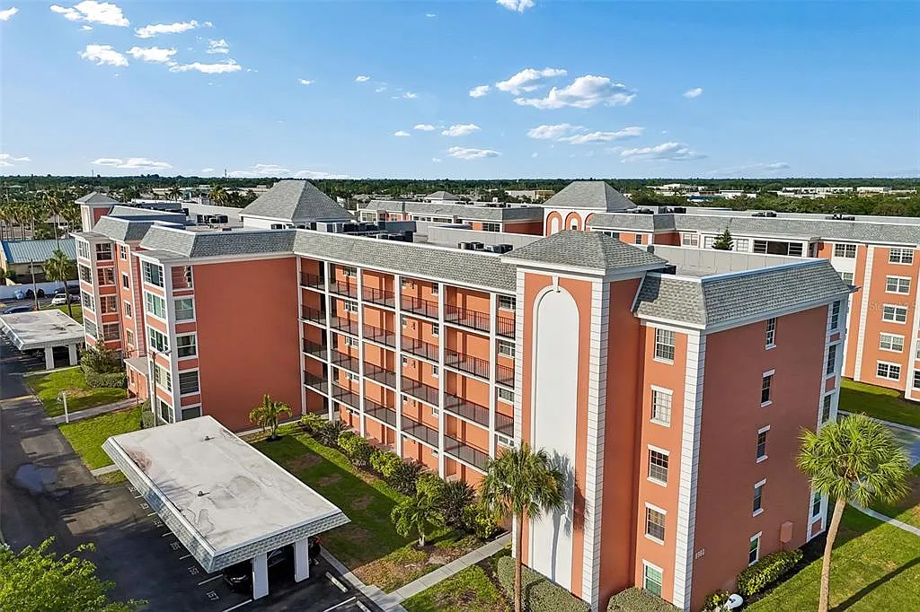 2 bed, 2.0 bath, 1150 sqft, $1,795 — Photo 2