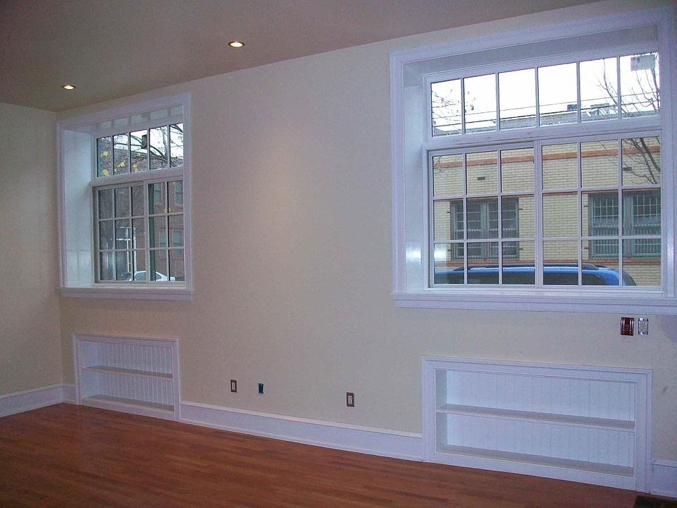 1st image of 1022 Catharine St #1