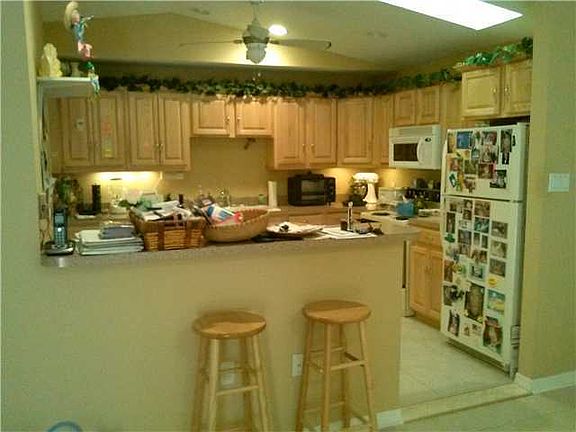 5th image of 1547 Pheasant Walk APT D