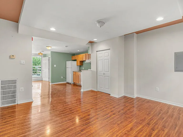 909 S 21st St #3 — Photo 5