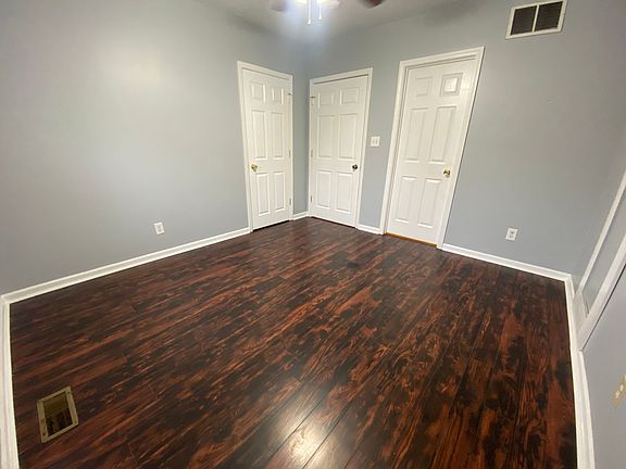 3rd image of 3854 1/2 Sherman Dr