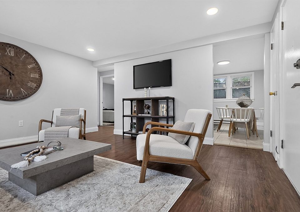 1st image of 13 Nelson Dr APT 1