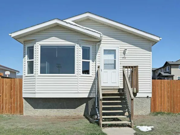 1712 S 2nd Ave E, Brooks, AB T1R 1K3