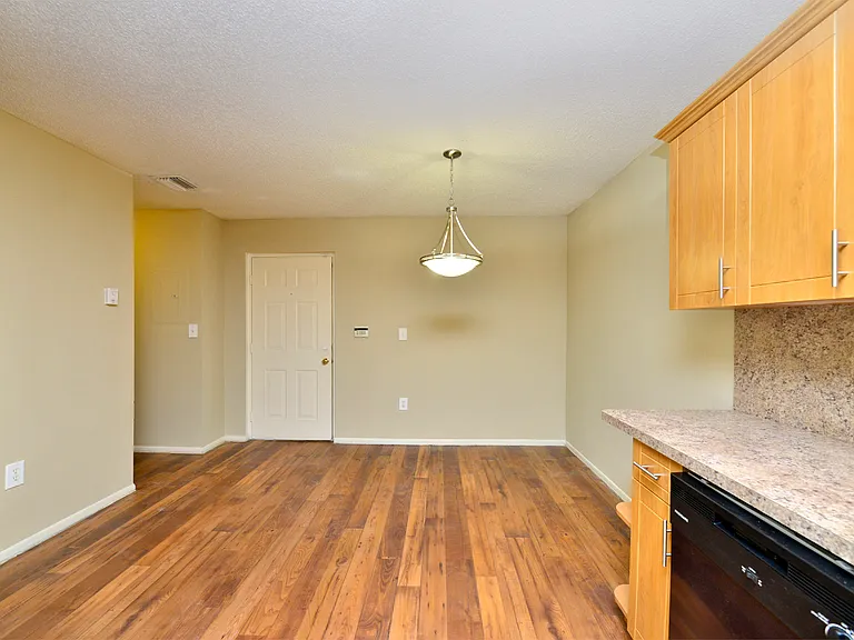 Fairway View Apartments — Photo 10