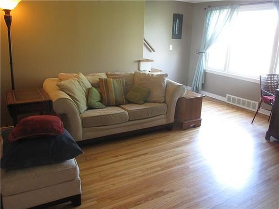 4th image of 3370 Warner Dr