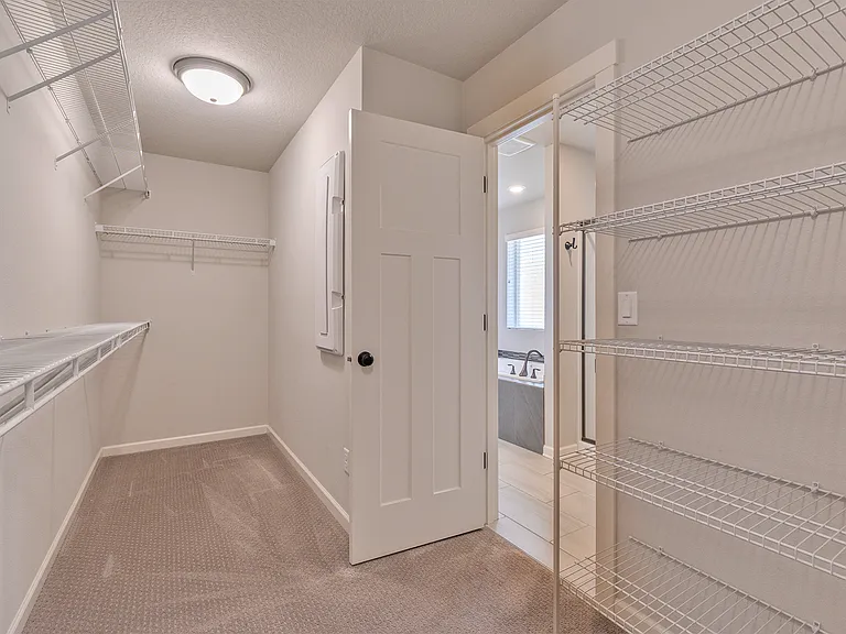 2073 Silverstone Dr — Photo 16