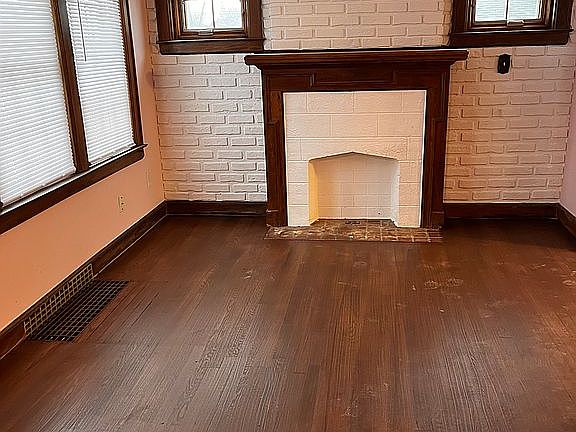 5th image of 1339 Gregory Ave