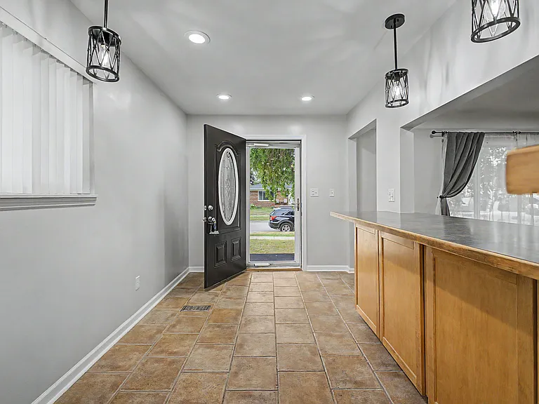 4205 Katherine St — Photo 13
