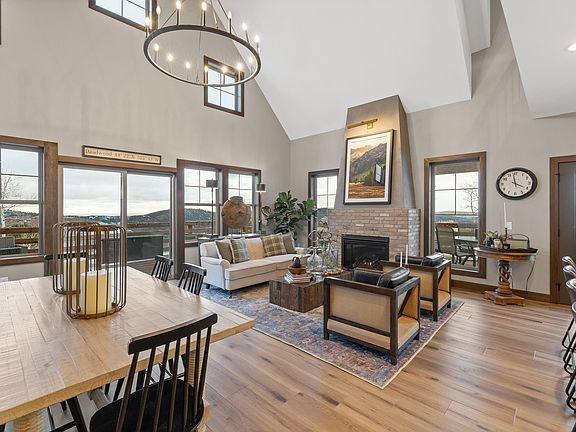 3rd image of 20884 Majestic Heights Rd