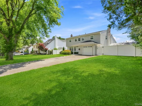 14 Elder Drive, Commack, NY 11725