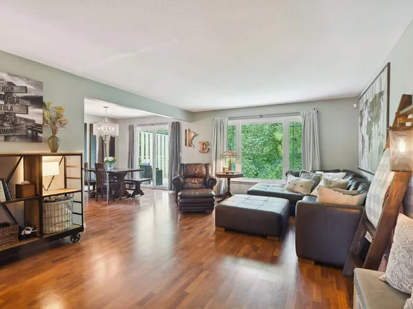 7011 McCauley Trl S, Edina, MN 55439
